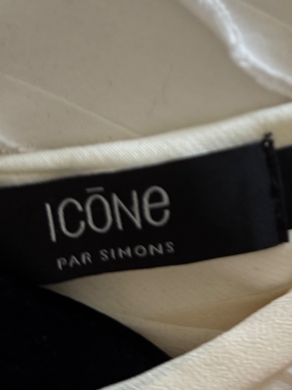 Icône by Simons white/cream sleeveless mock-neck tank top 🤍 - Picture 4 of 4